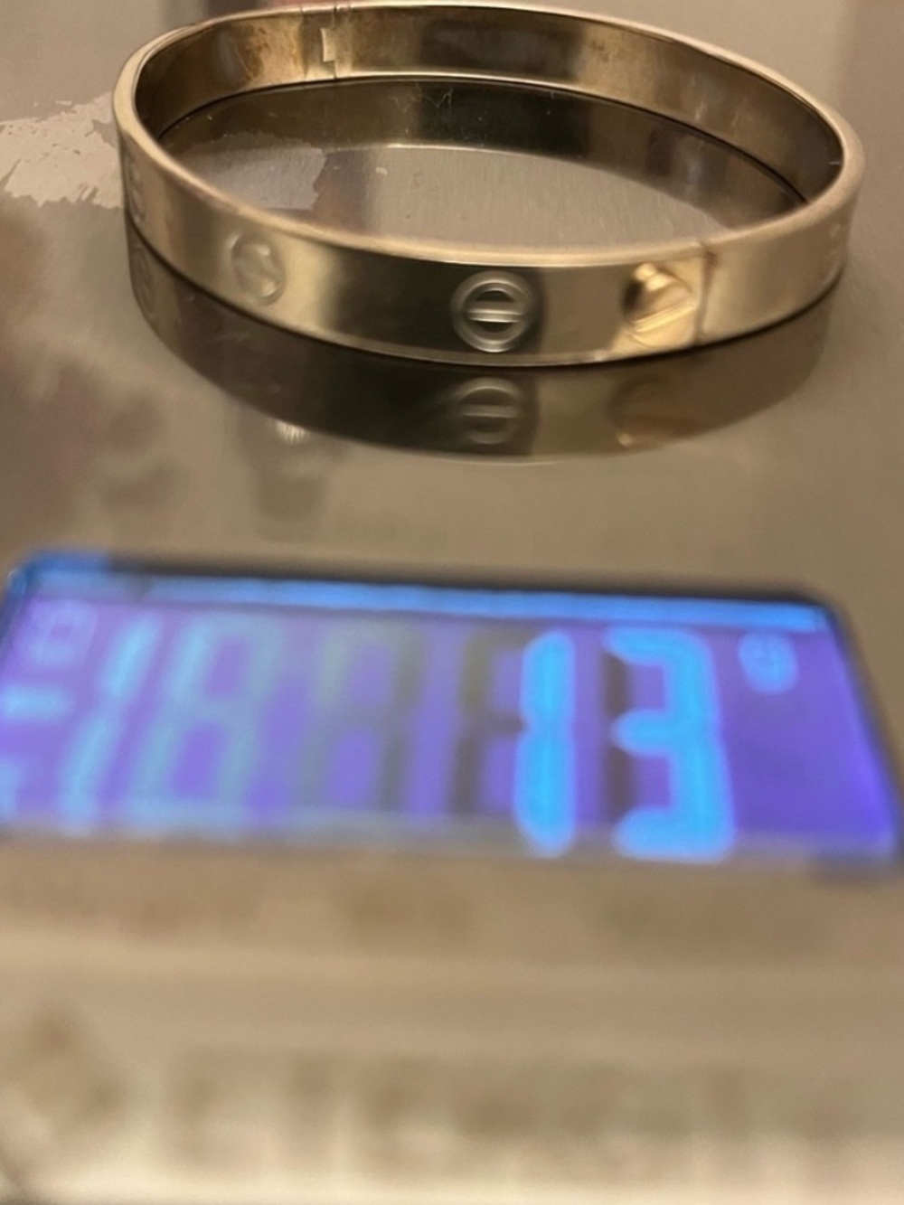 White solid gold 14 k Screw-Detail Bangle. Comes with a signature box. - Picture 13 of 13